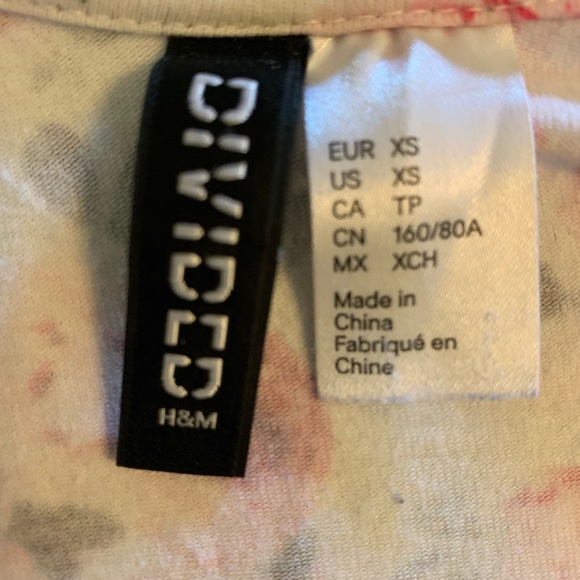 H&M Divided Rose Floral Pattern Peplum Top - Picture 4 of 5